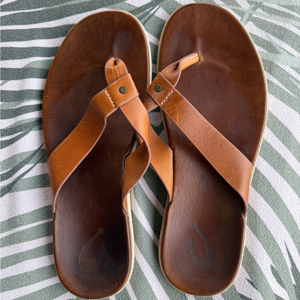 OluKai Tan Leather Flip-Flops